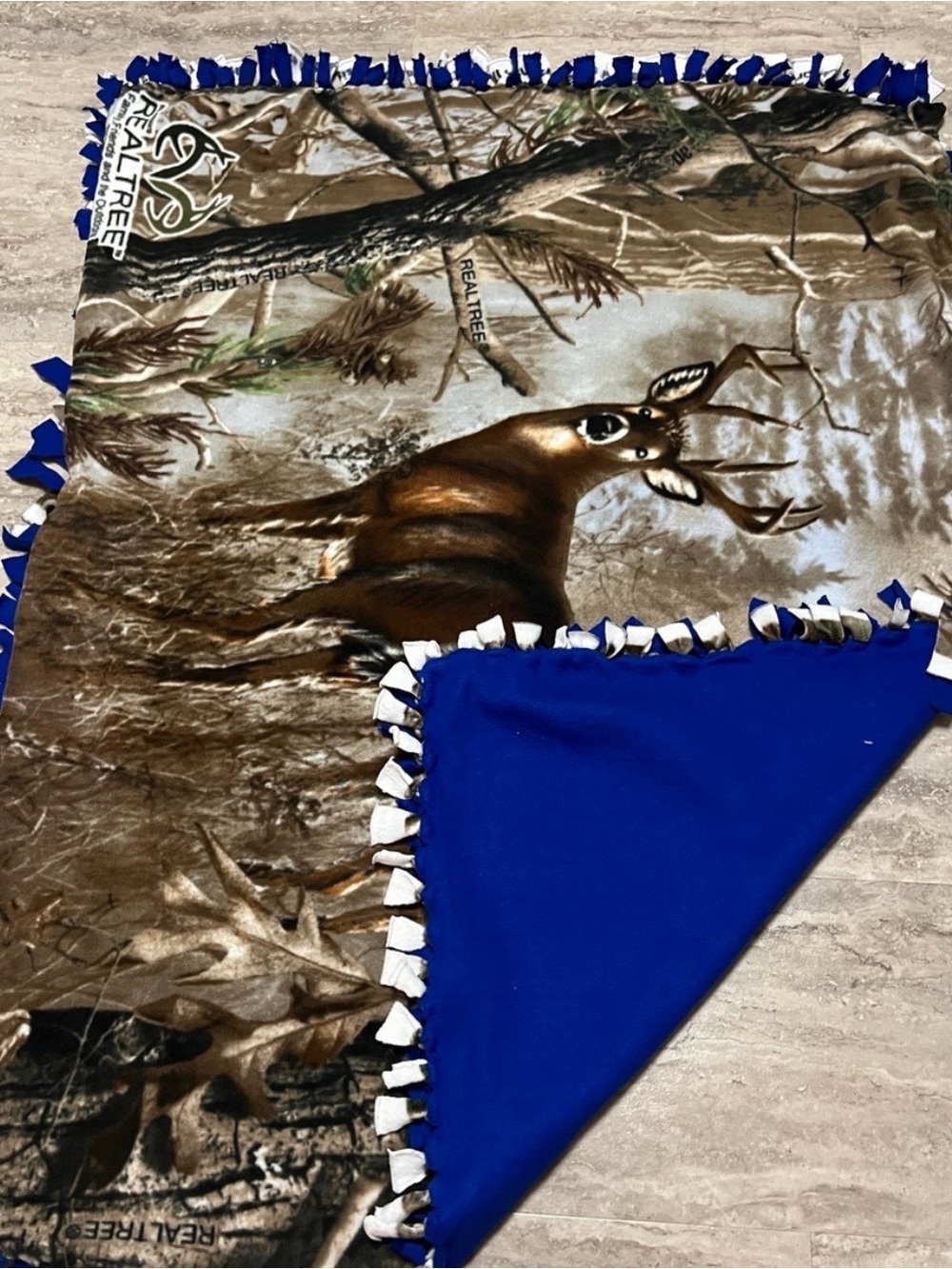 Realtree Camouflage Deer Fleece Throw Blanket in Brown and Blue